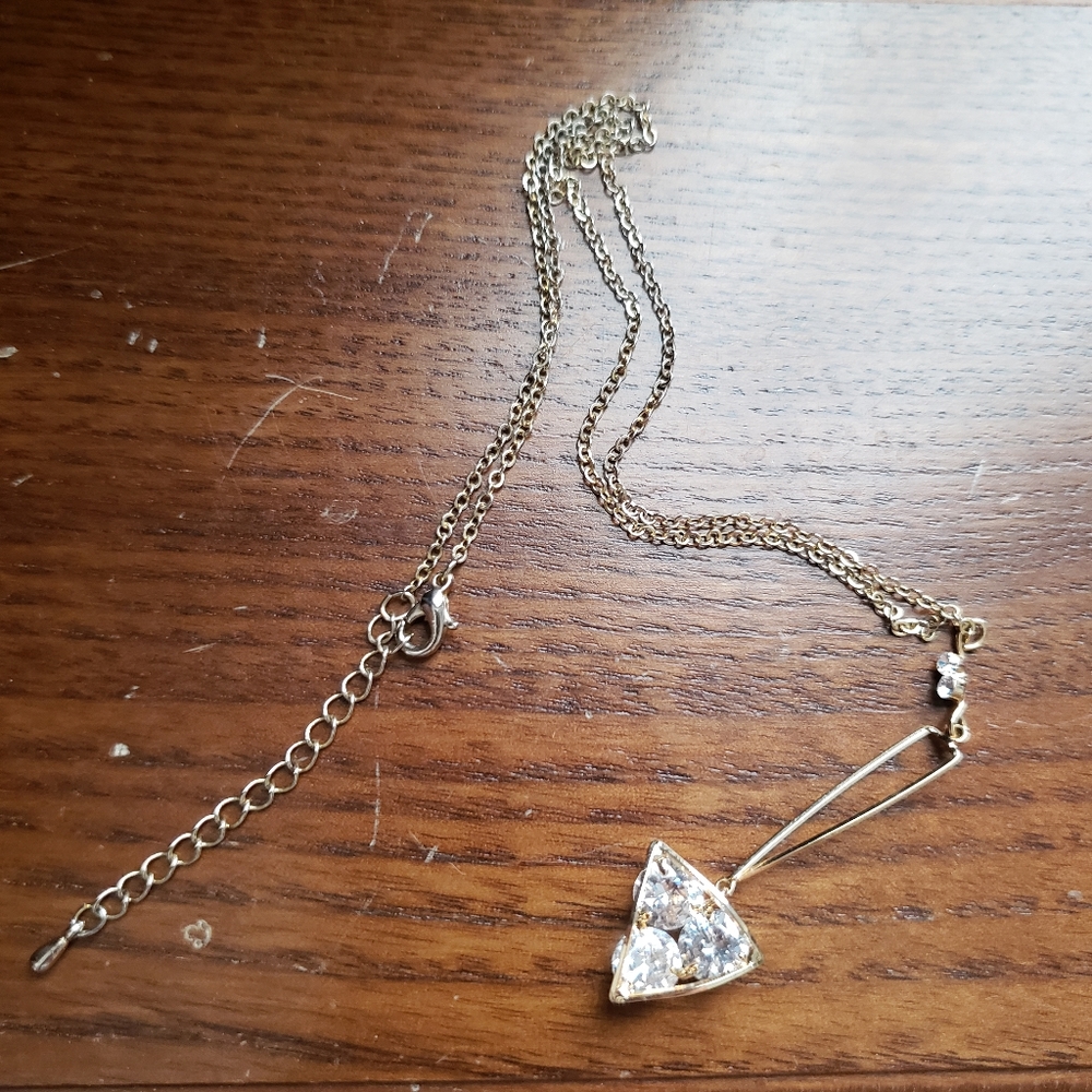 Triangle necklace - Picture 2 of 2